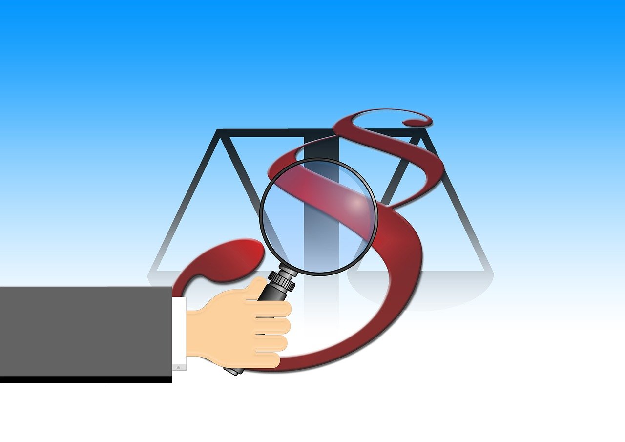 如何在德阳找到合适的律师，费用是多少？如何避免法律服务中的陷阱？